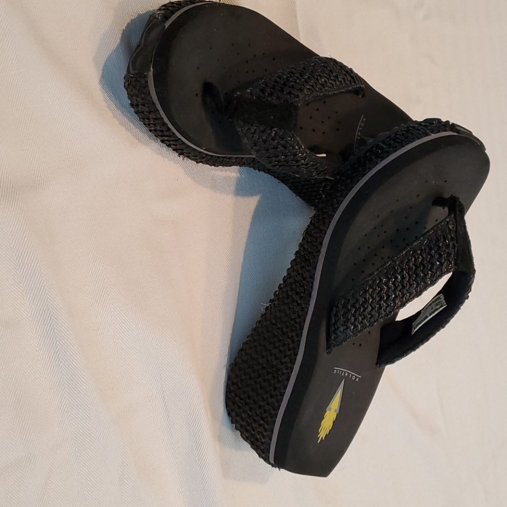 Volatile island 2 sandal